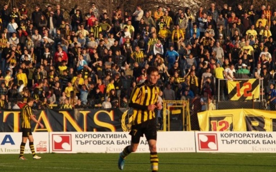 Ботев започва зимните проверки с Черноморец