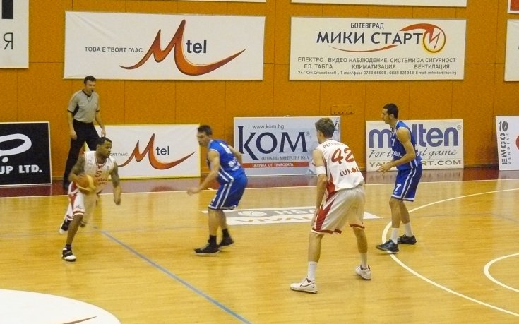 Победи за Лукойл и Балкан в баскетболното първенство