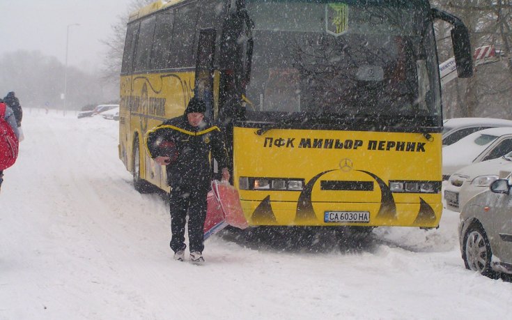 Миньор чака сръбски таран на проби