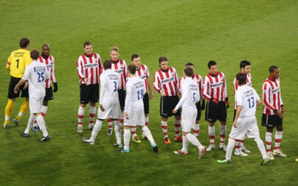 Победен старт на 2011 за ПСВ и Манолев