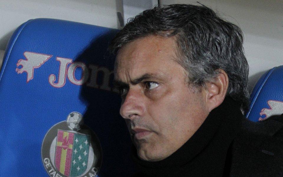 Моуриньо ще сменя системата, защото няма да получи читав нападател