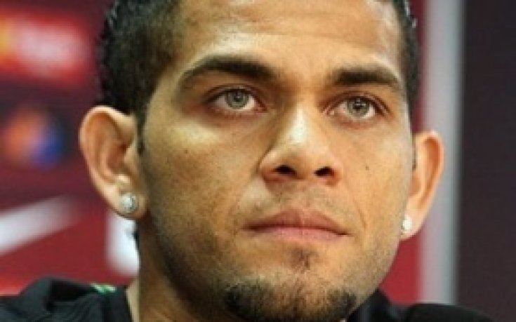 Барса продължава преговорите с Даниел Алвеш