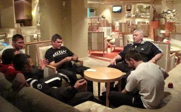 СНИМКИ: Христо Бонев и Здравко Лазаров падат лошо на карти в Марбея