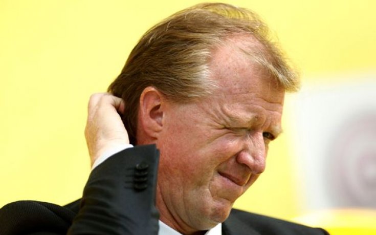 Волфсбург уволни Стив Макларън след спорната дузпа на Диего