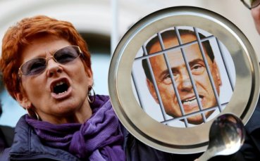 СНИМКИ: Хиляди феминистки скочиха срещу собственика на Милан