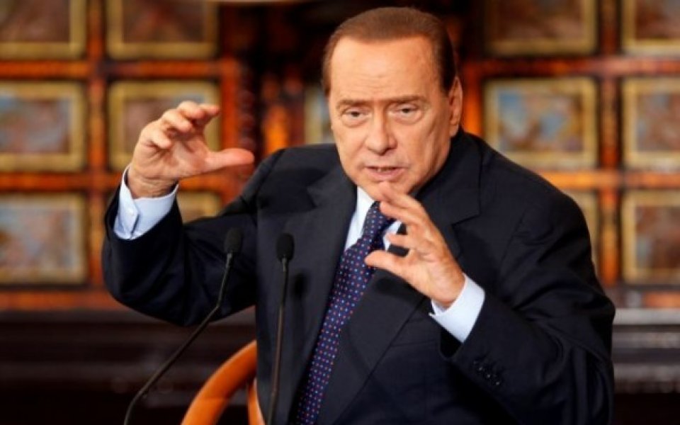 Берлускони отговори на феминистките: Жените са по-умни и по-отговорни от мъжете