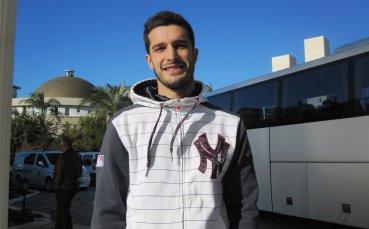 Плейбой, играл в Реджина, на проби в Славия