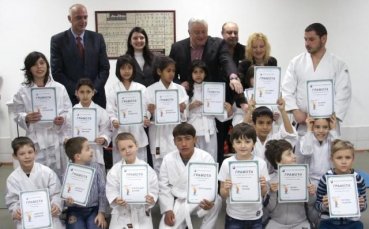 ВИДЕО: Джу-джицу федерацията продължава работата с деца в риск, подпомага тренировките им