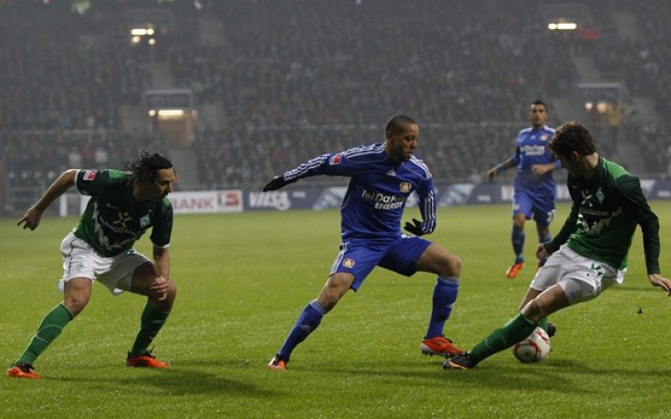 Вердер измъкна равен от Байер, Дортмунд вече води с 14 точки