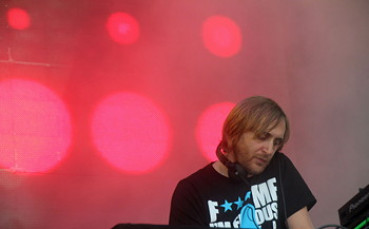 Миньор: Къде е нашият DJ?