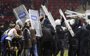 Гръцкият полицай в чиято подкрепа органите на реда в Гърция