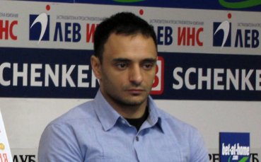 Янев с тежка контузия на коляното, гори за Берлин