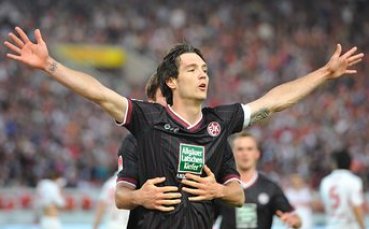 Кайзерслаутерн отвя Щутгарт като гост, Мицански отново извън групата