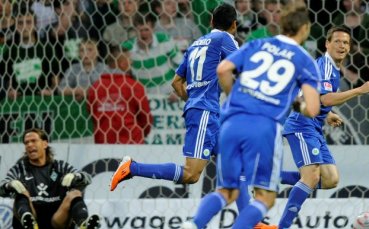 Волфсбург се измъкна от зоната на изпадащите, Лаутерите почти се спасиха