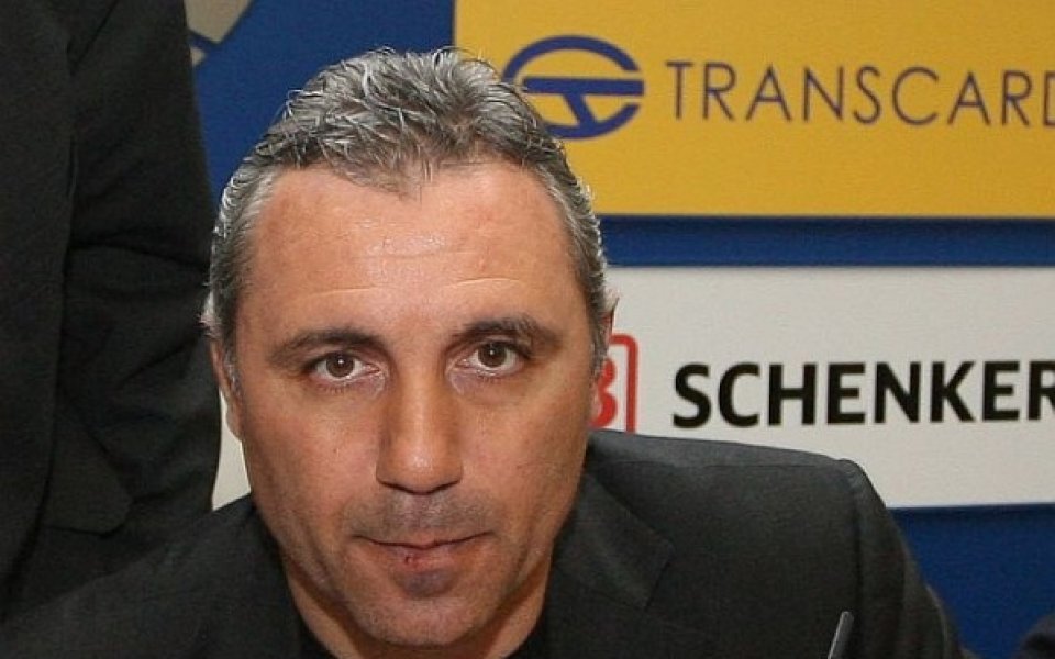 Едни хулят, други лобират за Стоичков във Виетнам