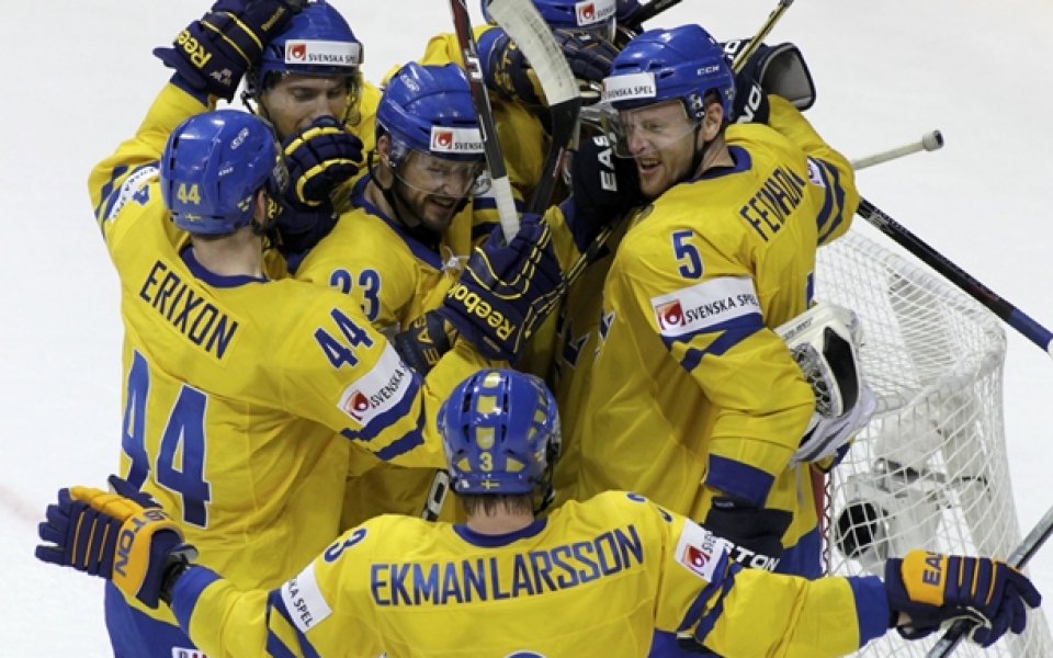 Швеция отстрани шампиона с 5:2 и е на финал