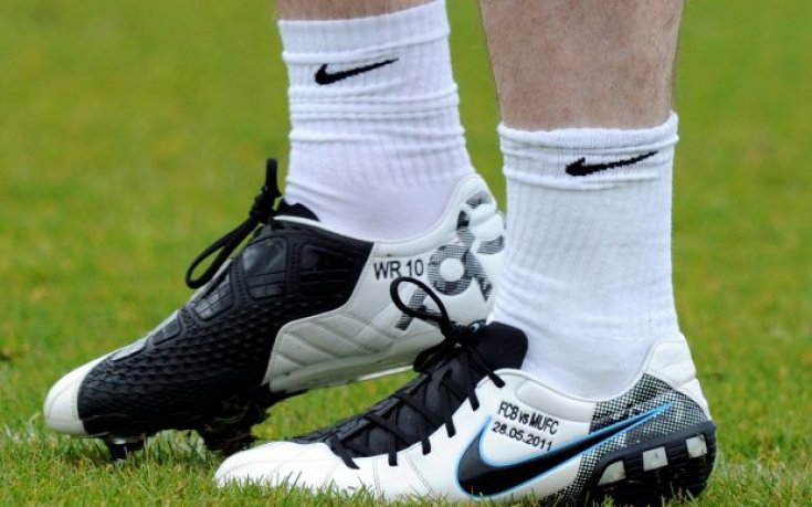 СНИМКИ: Рууни със специални бутонки за финала