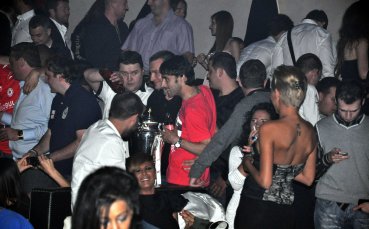 СНИМКИ: ЦСКА поля купата заедно с Лотар Матеус и фолкдивата Мария