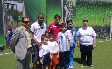 СНИМКИ: ЦСКА дари пари за деца на загинали полицаи