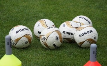 ВИДЕО: България и Черна гора играят със странни италиански топки