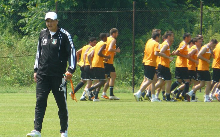 Литекс започна с Дока и двама нови