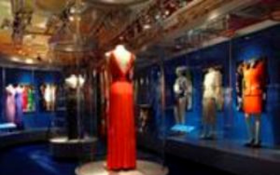 Рокли на Лейди Даяна продадени на търг за $3,17 милиона
