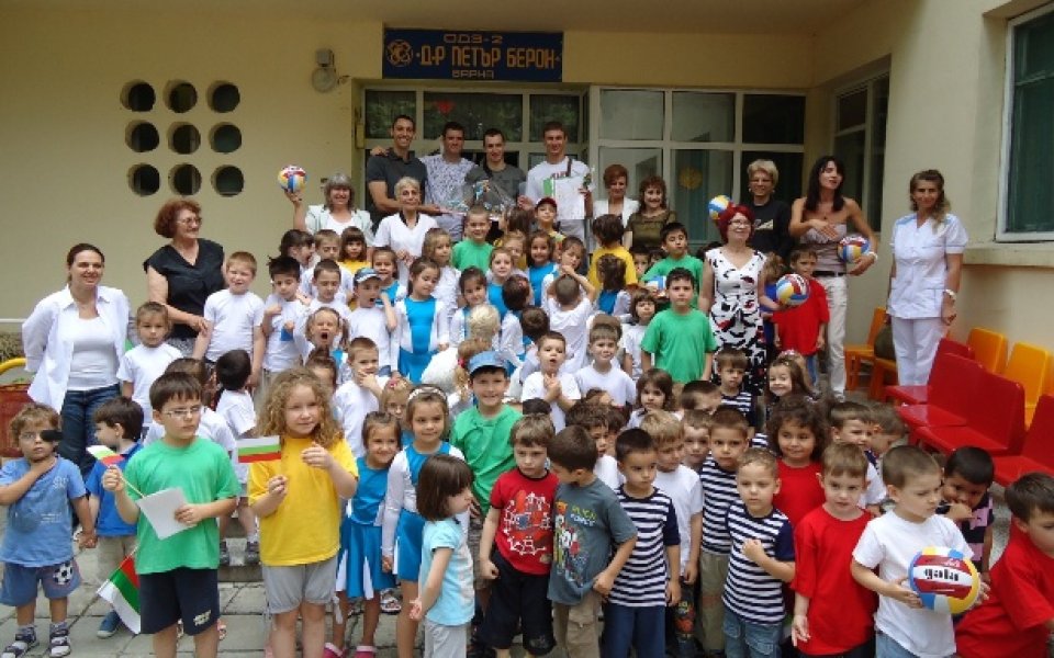242 деца пожелаха 3:0 за България срещу Русия