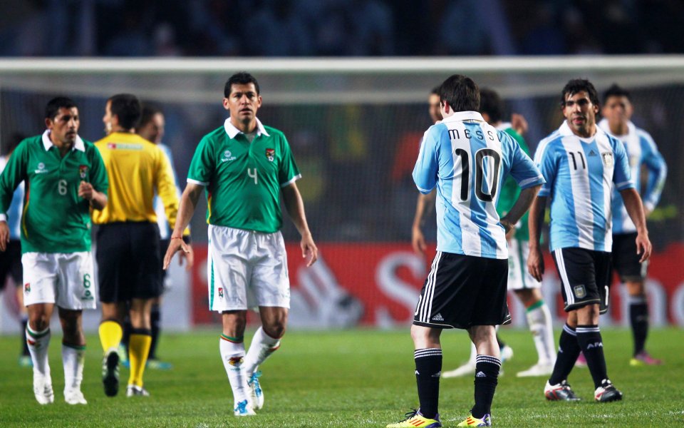 ВИДЕО И СНИМКИ: Аржентина се изложи на старта на домашната Копа Америка 2011