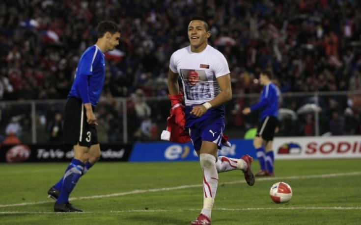 Санчес на крачка от Барса