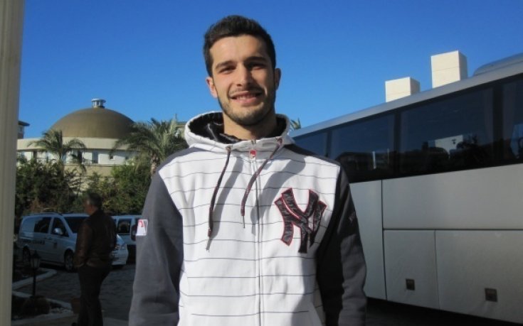 Изгонен от Славия защитник отива в Португалия