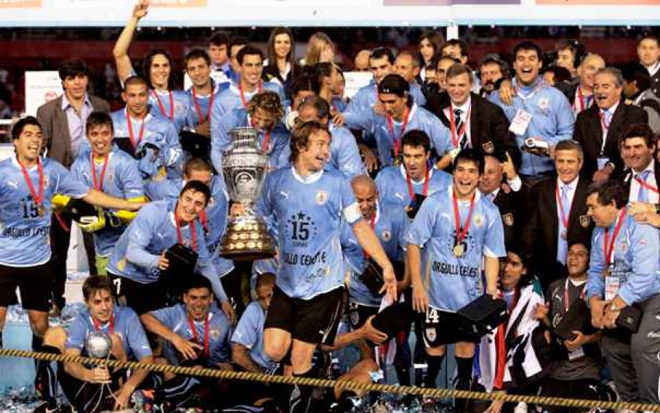 СНИМКИ и ВИДЕО: Рекордна 15-та титла за Уругвай на Копа Америка