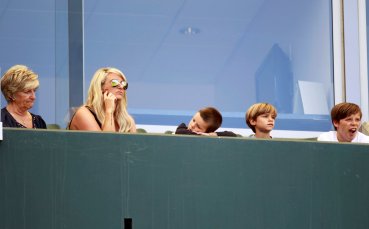 СНИМКИ: Подкрепа за Дейвид Бекъм
