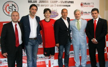 Милан избира български деца