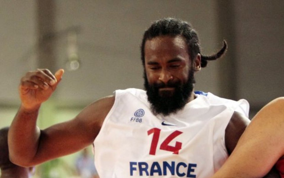 Френска НБА звезда аут от Европейското
