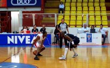 Брандън Хийт преподписа с Лукойл Академик