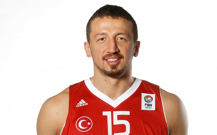 Тюркоглу вярва в шансовете на Турция