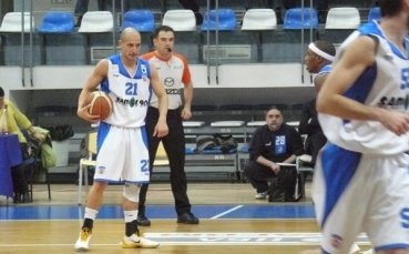 Александър Груев почва с Левски