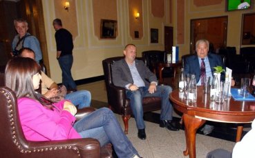 ВИДЕО: Заря освети Пловдив за 85 Локомотив