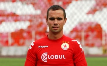 Защитник на ЦСКА обърна глезен, пропуска мача със Славия