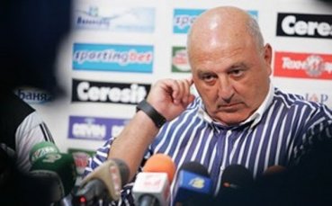 Лудогорец публикува виц за Венци Стефанов на сайта си