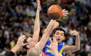 АСВЕЛ пада, Валенсия бие преди групите на Еврокъп