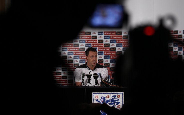 Тери: Като капитан трябва да се изправя срещу обвиненията в расизъм