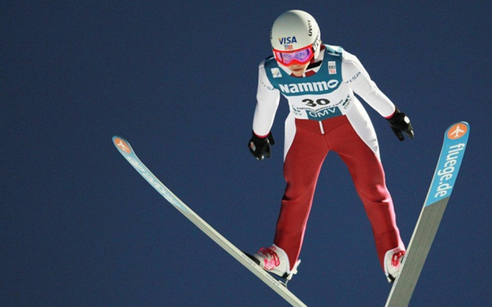 17-годишна спечели историческото 1-о състезание по ски-скок за жени за СК