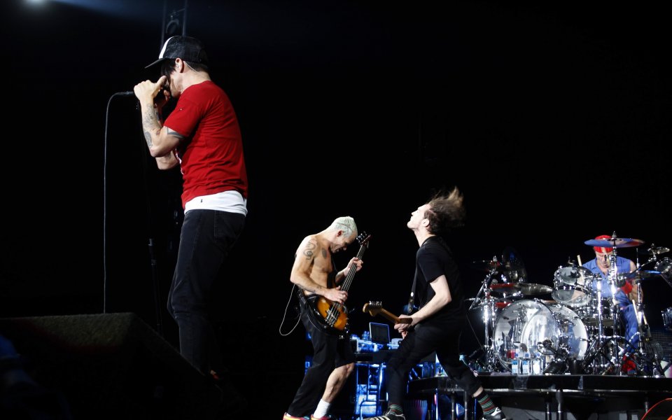 Red Hot Chili Peppers ще пеят на Абрамович