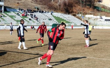 Капитанът на Локо Сф празнува рожден ден