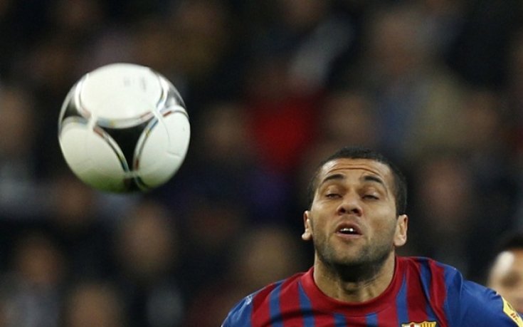 Говорителят на Моуриньо: Дани Алвеш е магаре с очила