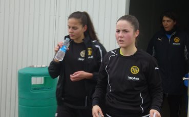 СНИМКИ: Жени с футболни обувки се огледаха в левскарите