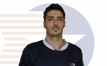 Скримов бие като гост