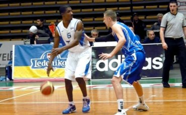 Левски мина безпроблемно през Балкан