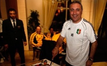 Литекс подари шах и кама на Стоичков